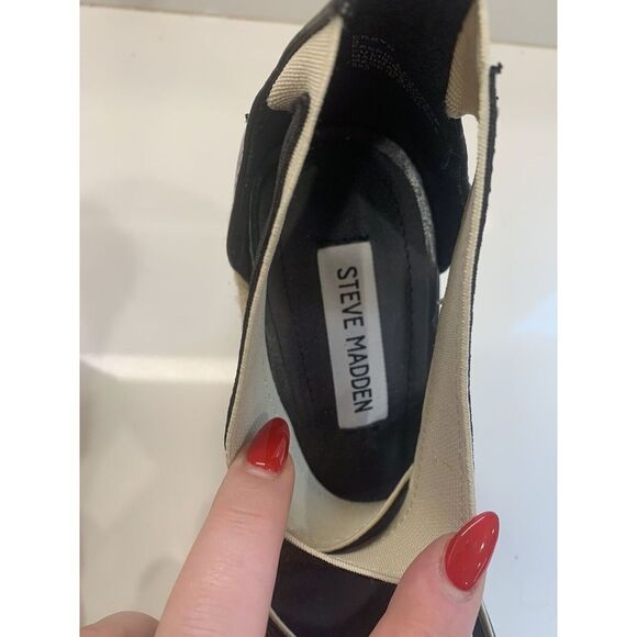 Steve Madden Black & White Wedge Sandal. Size 9.5. Pre Owned. Minor Wear & Tear - Picture 9 of 9